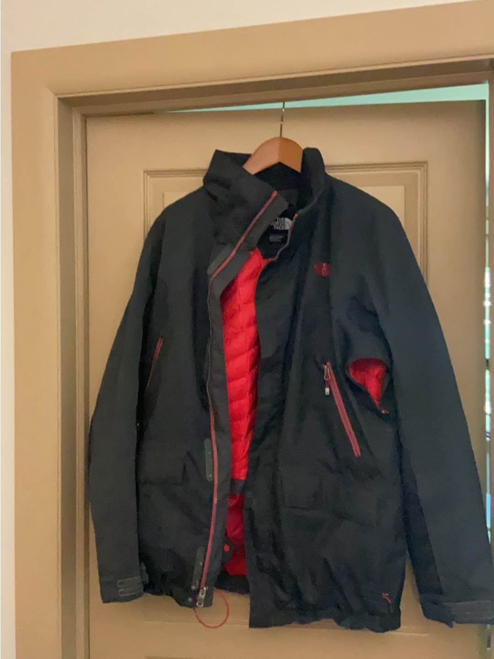 The North Face Men's Black Jacket with Red Lining - Ski & Snowboard Shell